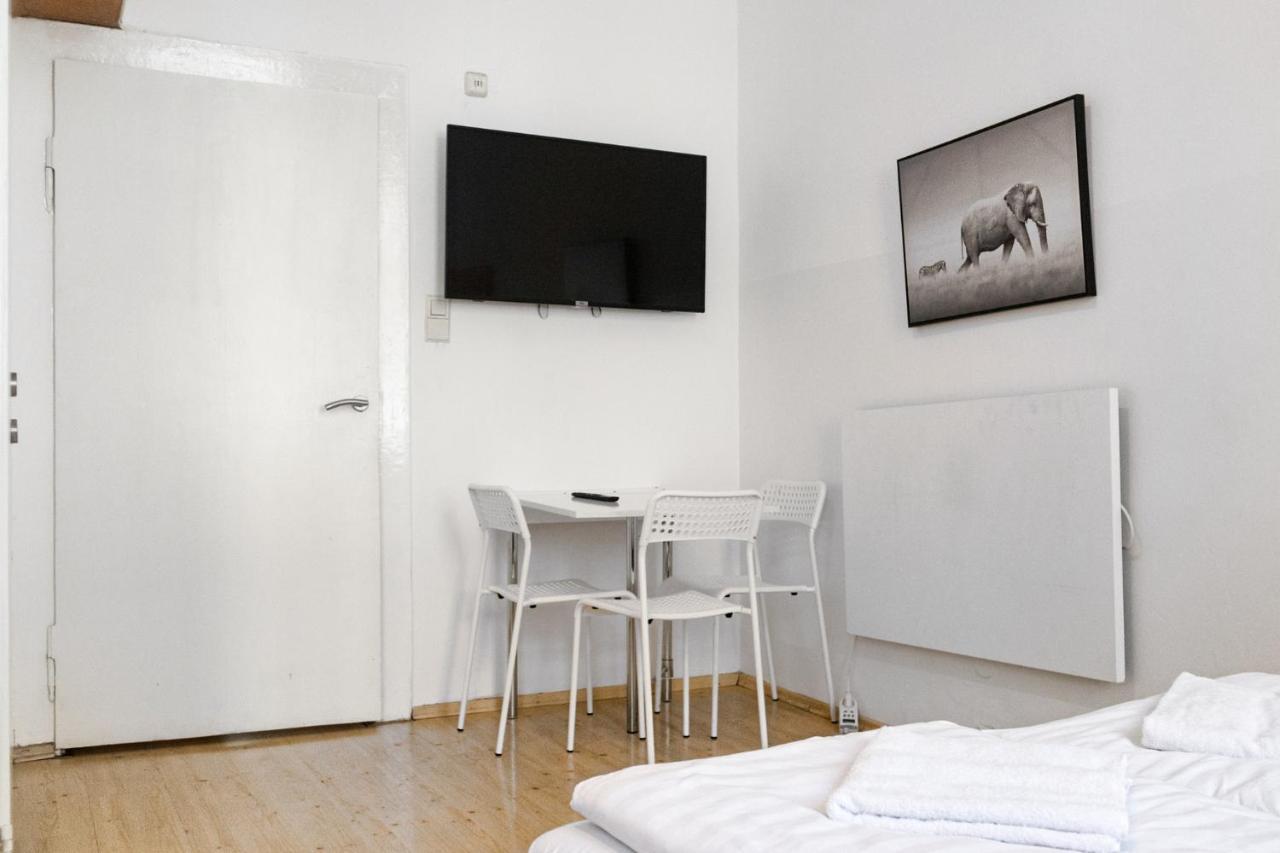 Attractive Apartment Near Wiener Stadthalle Exteriör bild