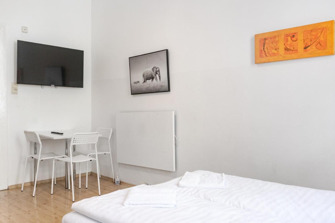 Attractive Apartment Near Wiener Stadthalle Exteriör bild
